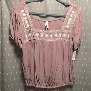 💜Short sleeve embroidered shirt💜